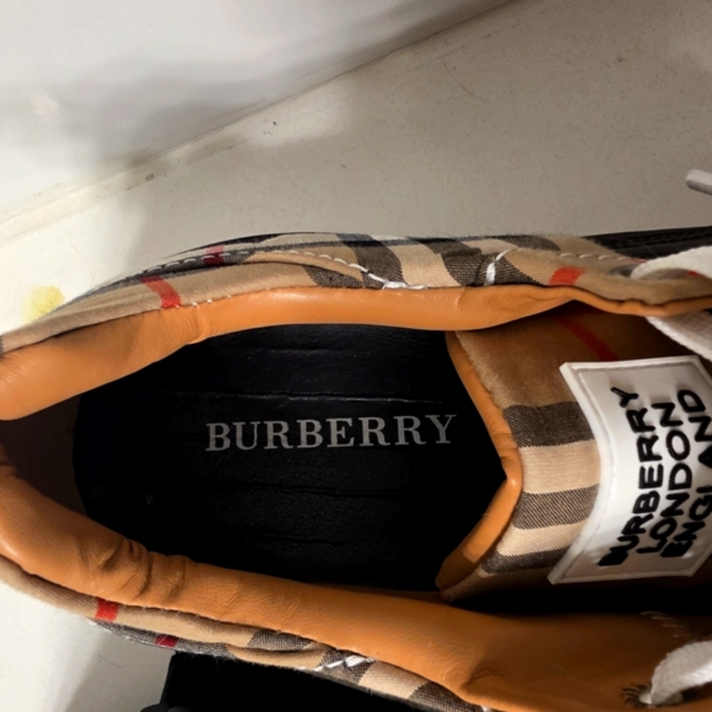 Burberry Black and Tan Arthur Sneakers - Picture 3 of 4